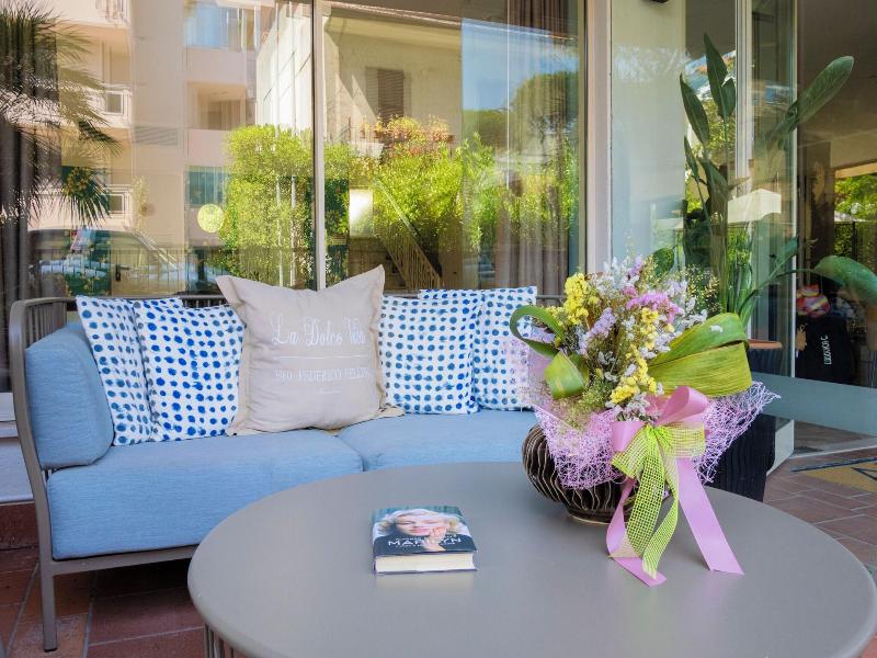 Aura Living Hotel image