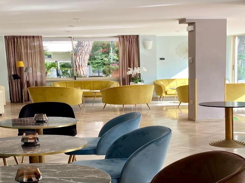 Aura Living Hotel image