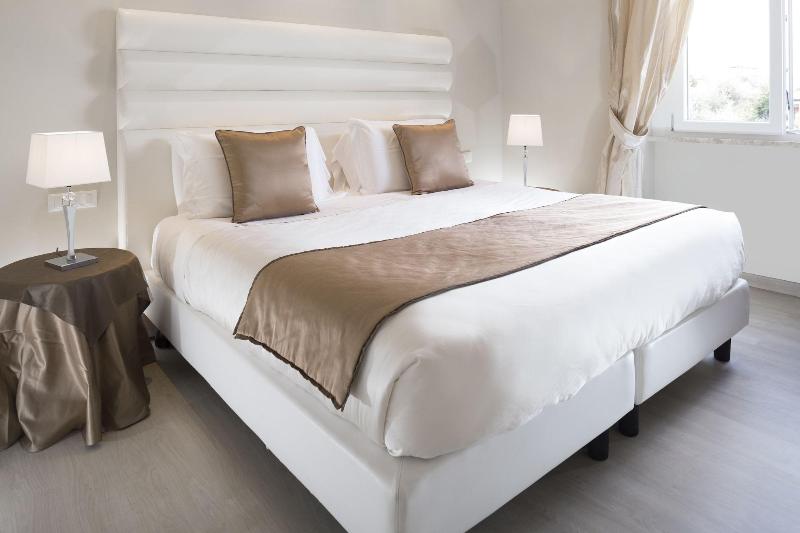 Europa Grand Hotel image