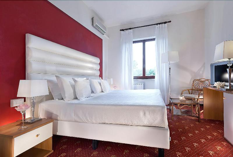 Europa Grand Hotel image