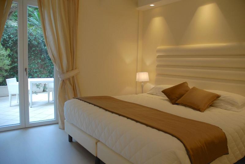 Europa Grand Hotel image