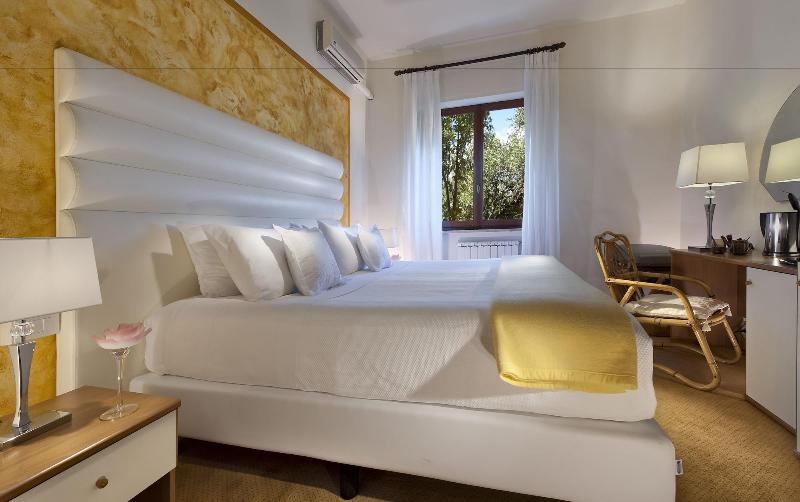 Europa Grand Hotel image