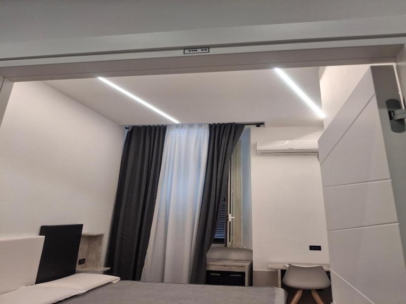 Hotel Viennese image
