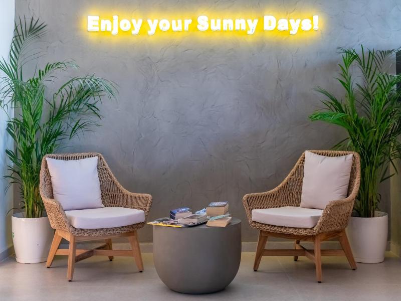Sunny Days — general view