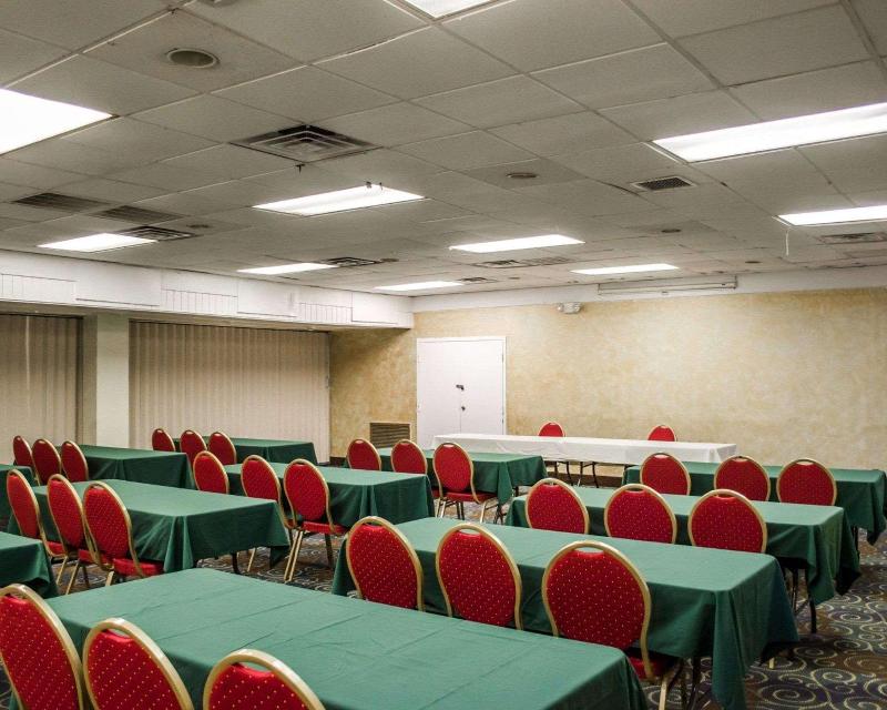 Quality Inn & Suites Gulf Breeze Bayside Pensacola image