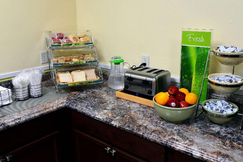 Quality Inn & Suites Gulf Breeze Bayside Pensacola image