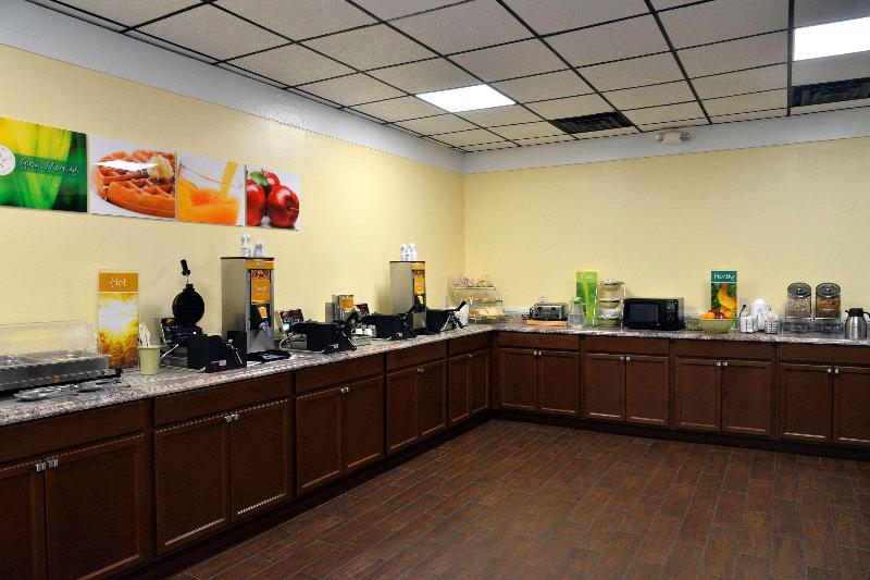 Quality Inn & Suites Gulf Breeze Bayside Pensacola image