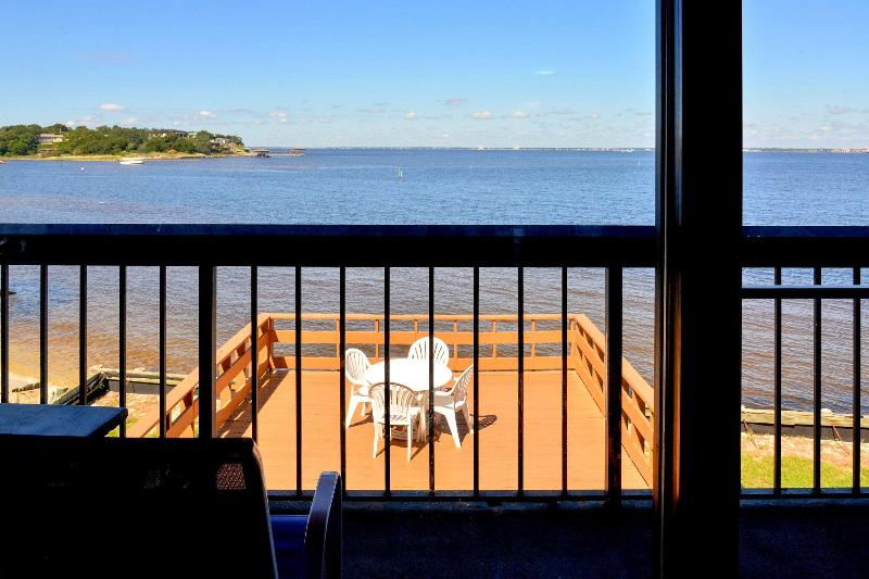 Quality Inn & Suites Gulf Breeze Bayside Pensacola image