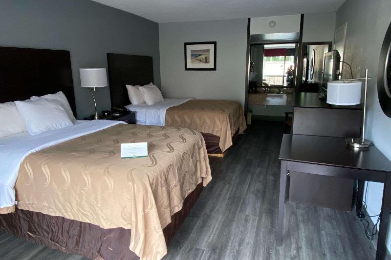 Quality Inn & Suites Gulf Breeze Bayside Pensacola image