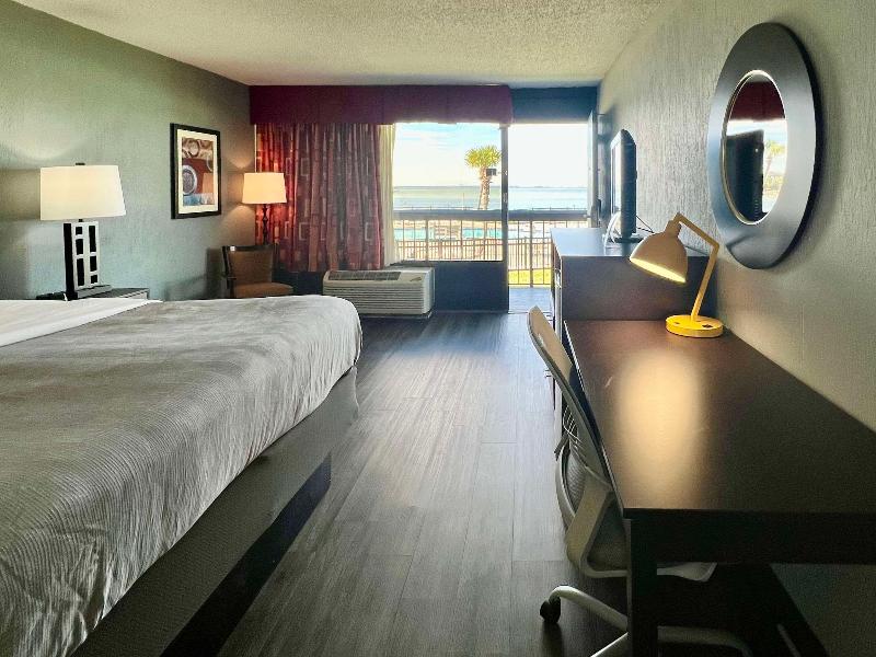 Quality Inn & Suites Gulf Breeze Bayside Pensacola image