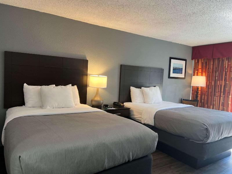 Quality Inn & Suites Gulf Breeze Bayside Pensacola image