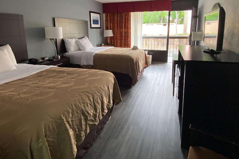 Quality Inn & Suites Gulf Breeze Bayside Pensacola image