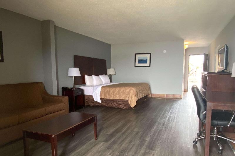 Quality Inn & Suites Gulf Breeze Bayside Pensacola image