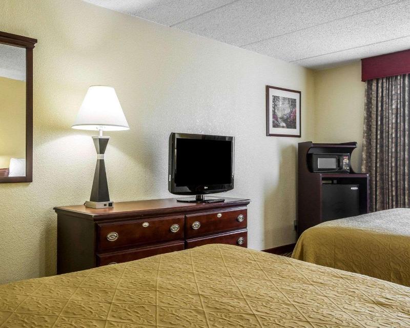 Quality Inn & Suites Kingston Area