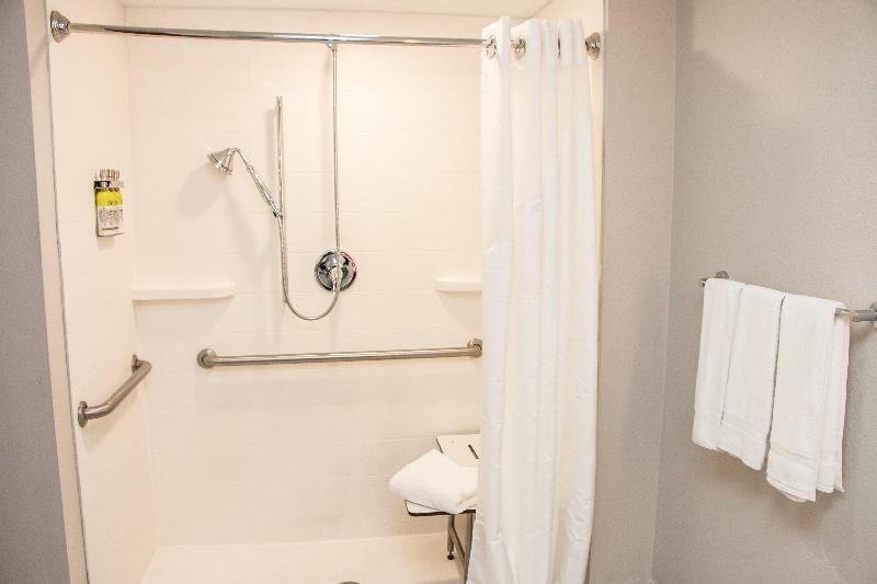 Holiday Inn Express Allentown North photo 16