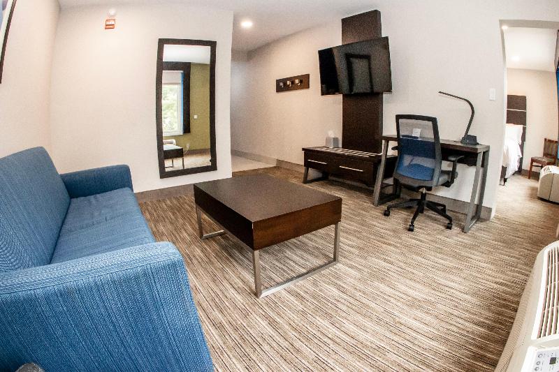 Holiday Inn Express Allentown North photo 17