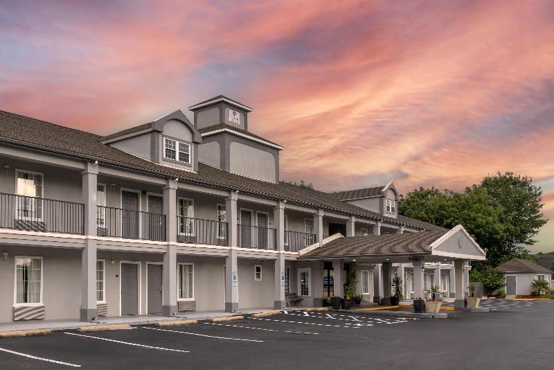 SureStay Plus Hotel by Best Western Asheboro image