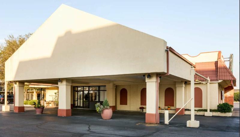 Quality Inn Blytheville I-55 image