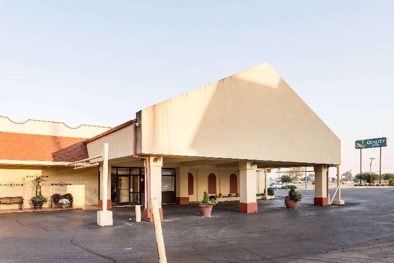 Quality Inn Blytheville I-55 image