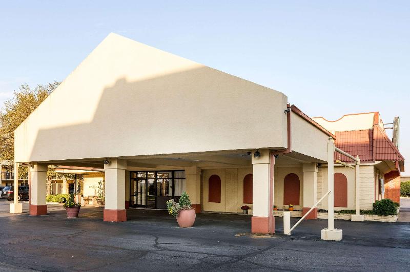 Quality Inn Blytheville I-55 image