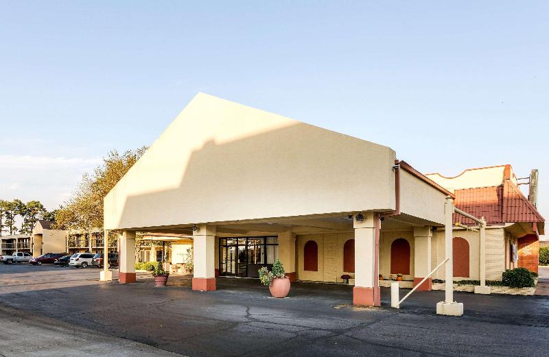 Quality Inn Blytheville I-55 image