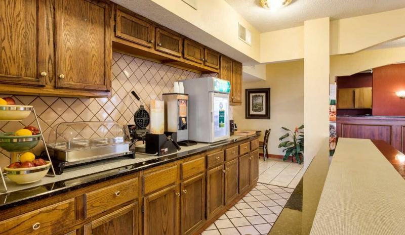 Quality Inn Blytheville I-55 image