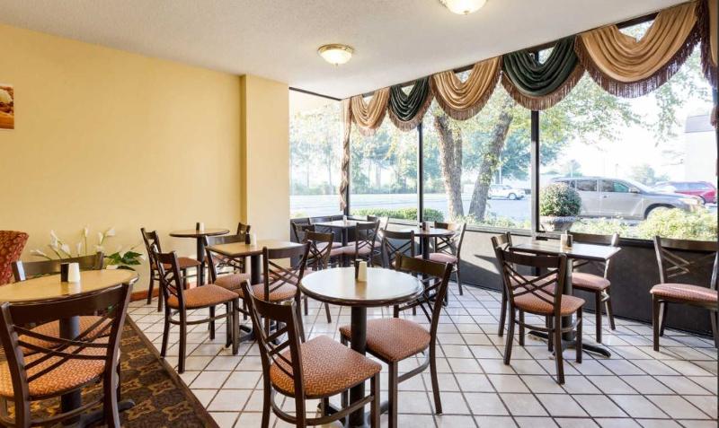 Quality Inn Blytheville I-55 image