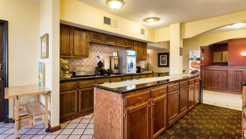 Quality Inn Blytheville I-55 image