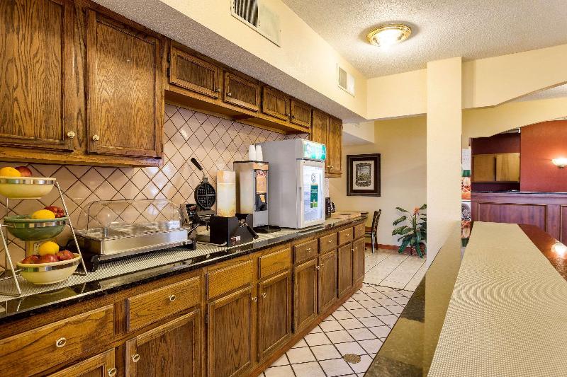 Quality Inn Blytheville I-55 image