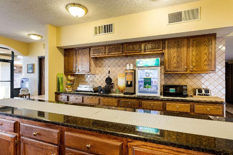 Quality Inn Blytheville I-55 image
