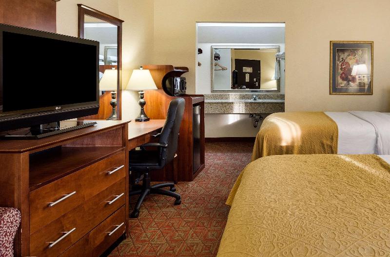 Quality Inn Blytheville I-55 image