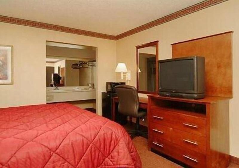 Quality Inn Blytheville I-55 image