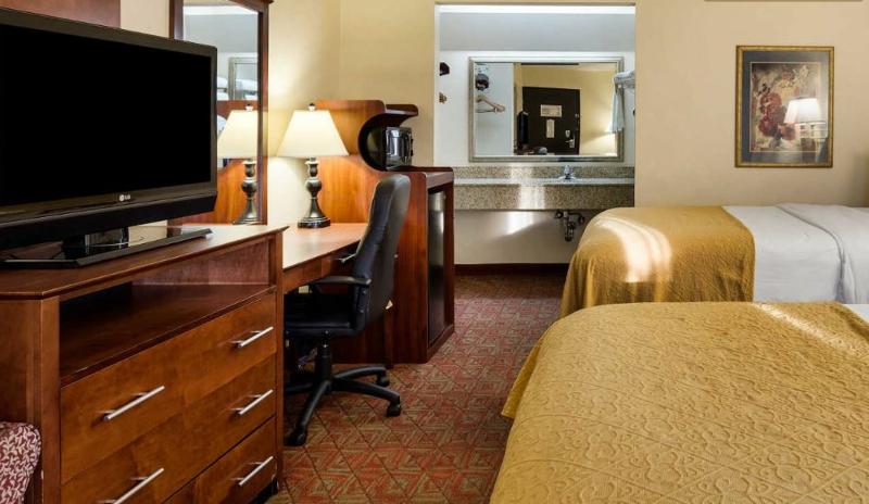 Quality Inn Blytheville I-55 image