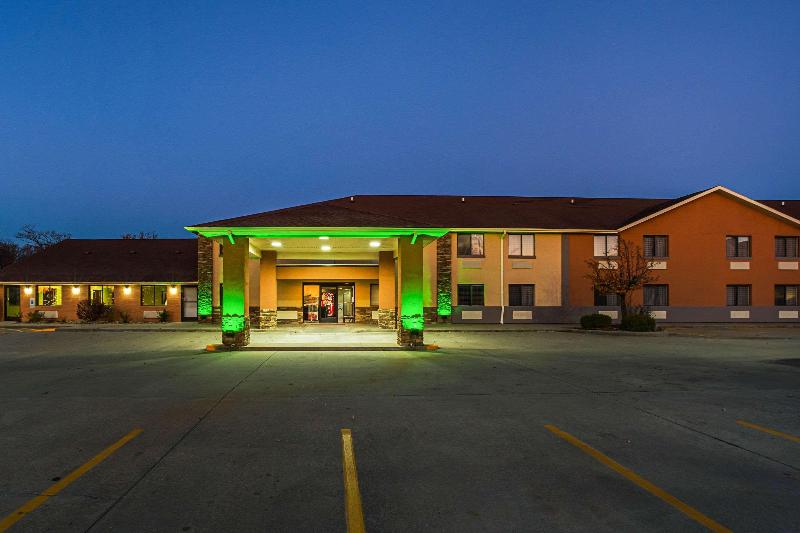 Quality Inn Carbondale University Area image