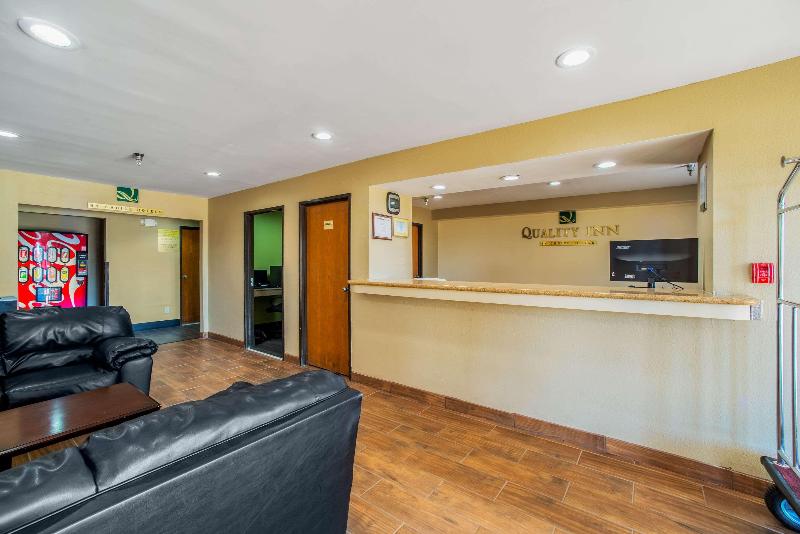 Quality Inn Carbondale University Area image