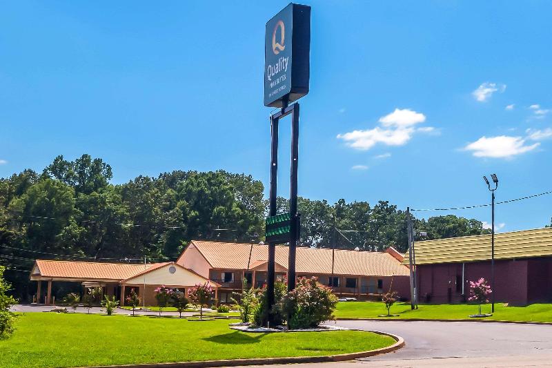 Quality Inn  & Suites Corinth West image