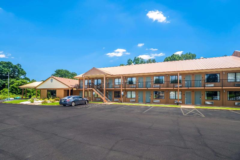 Quality Inn  & Suites Corinth West image