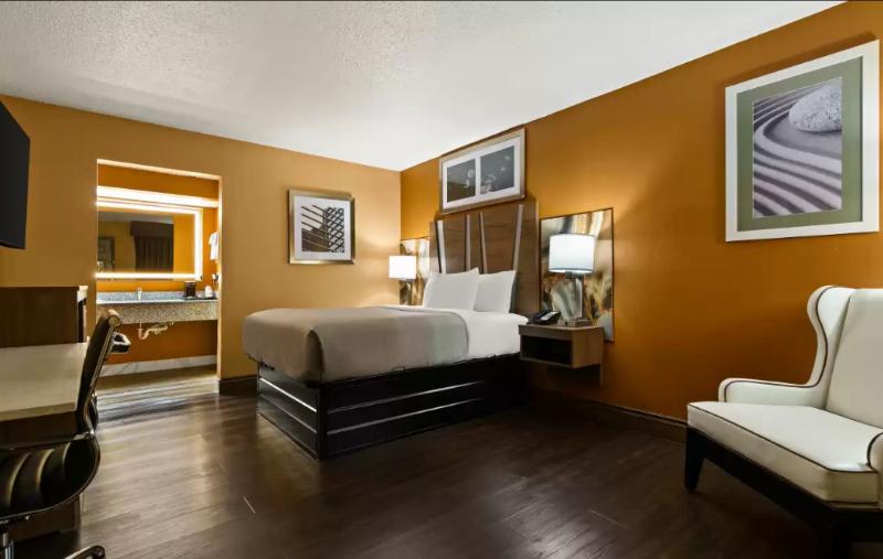 Quality Inn  & Suites Corinth West image