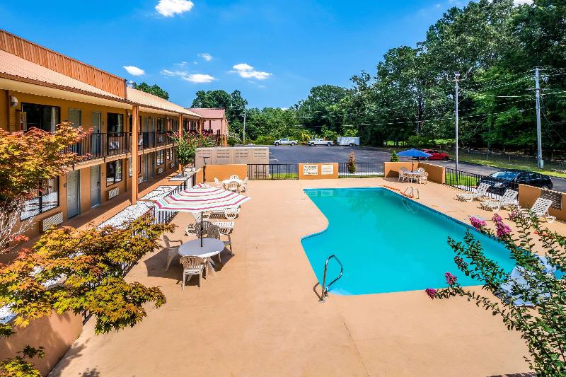 Quality Inn  & Suites Corinth West image