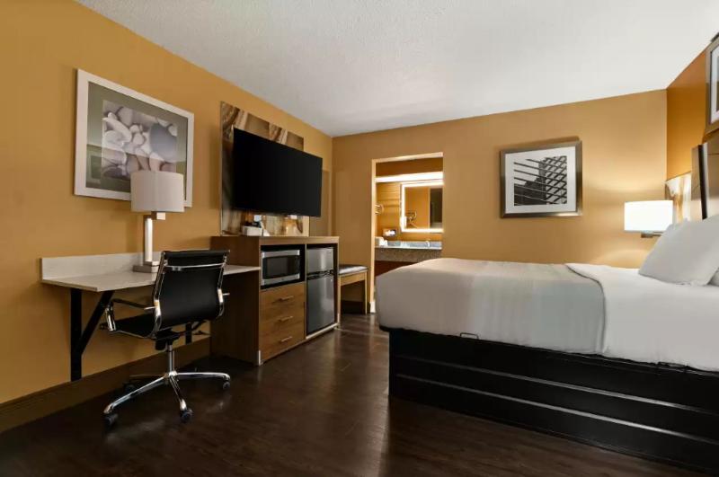 Quality Inn  & Suites Corinth West image