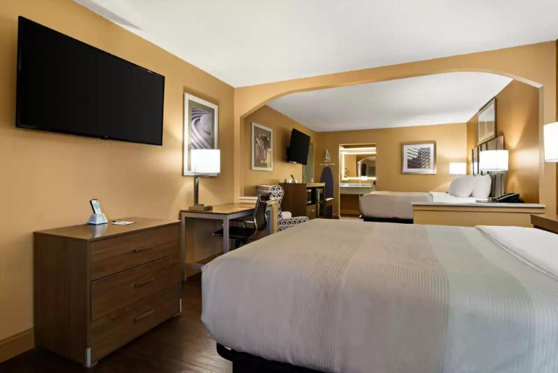Quality Inn  & Suites Corinth West image