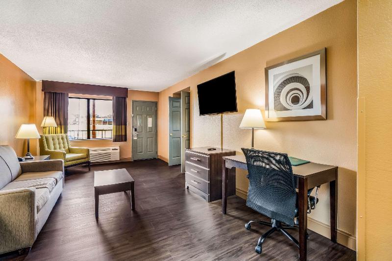 Quality Inn  & Suites Corinth West image
