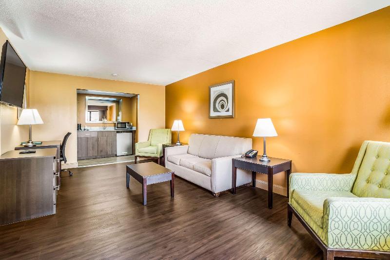 Quality Inn  & Suites Corinth West image