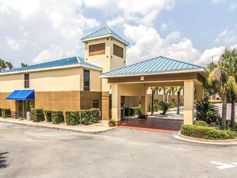 Econo Lodge Darien image