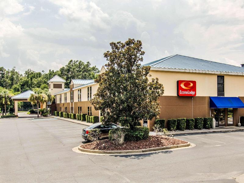 Econo Lodge Darien image