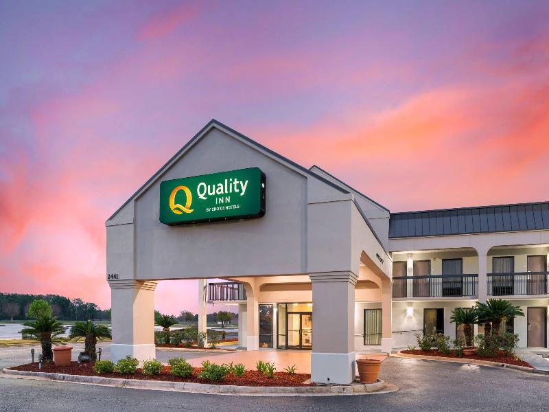 Quality Inn — general view