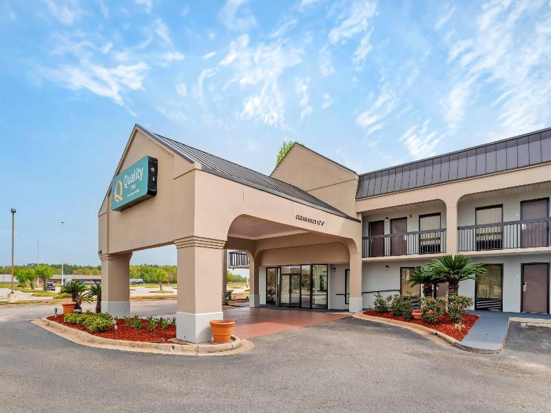 Quality Inn — general view