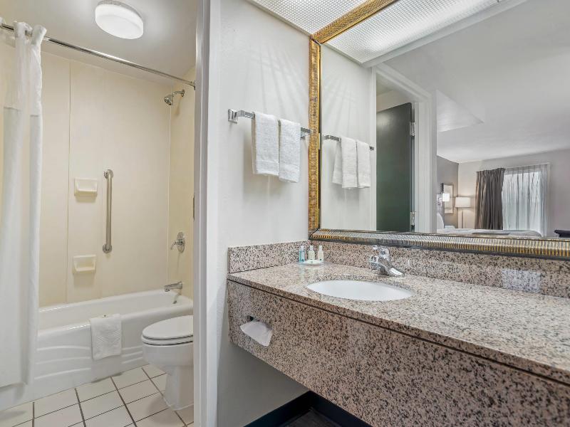 Quality Inn image