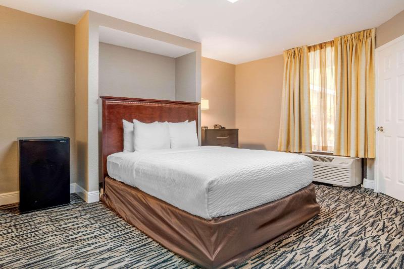 Clarion Inn Conference Center South Gonzales image