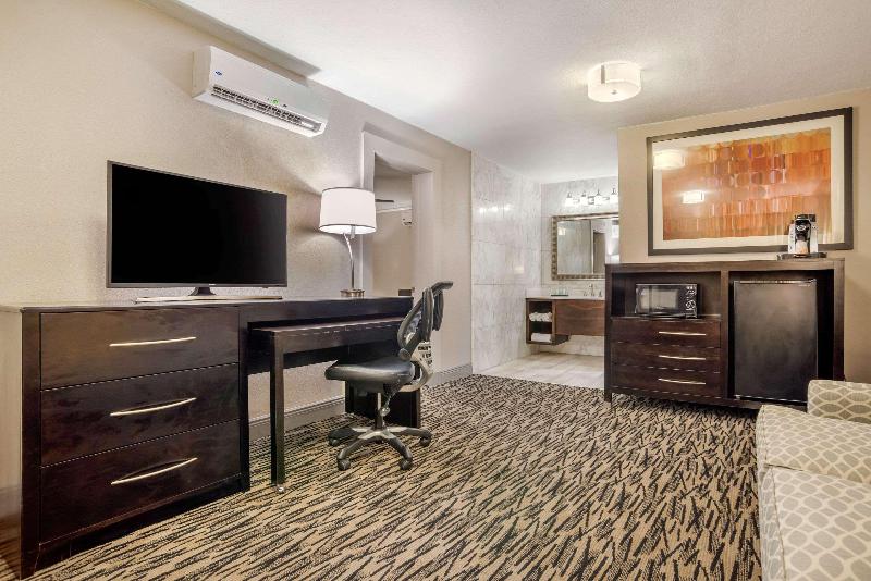 Clarion Inn Conference Center South Gonzales image